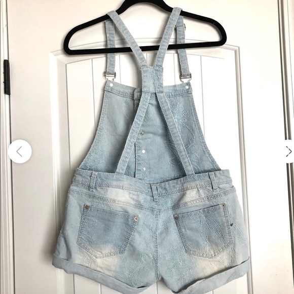 BLUE ASPHALT•light denim jumper shorts - Picture 2 of 7